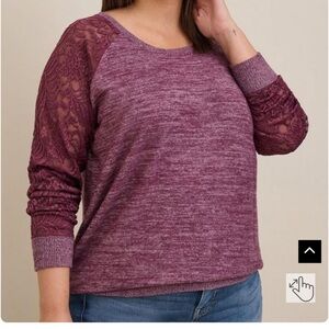 Torrid Size 5 Super Soft Plush Lace Sleeve Raglan Sweatshirt